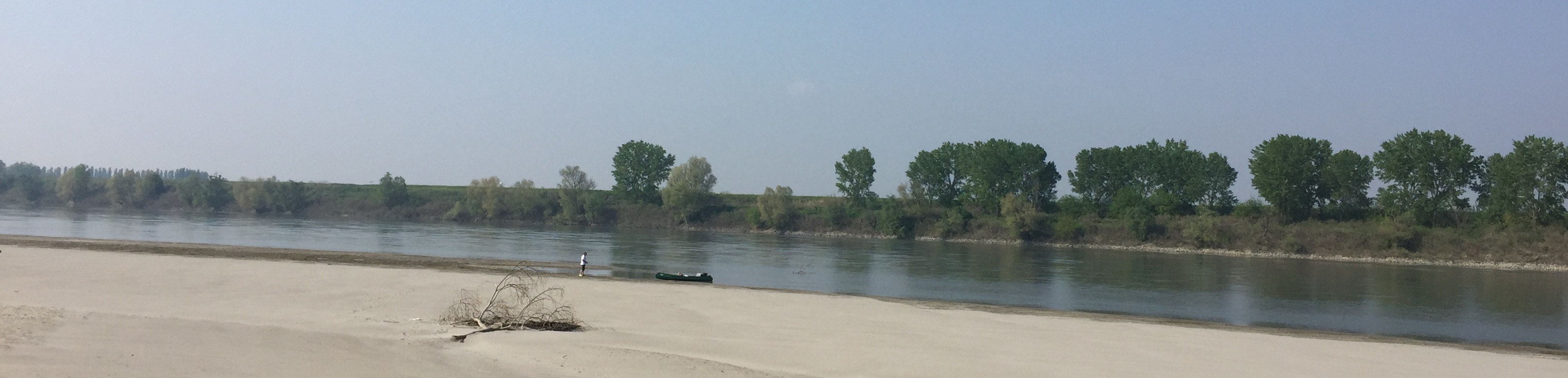 Mit dem Kanu auf dem Fluss Po